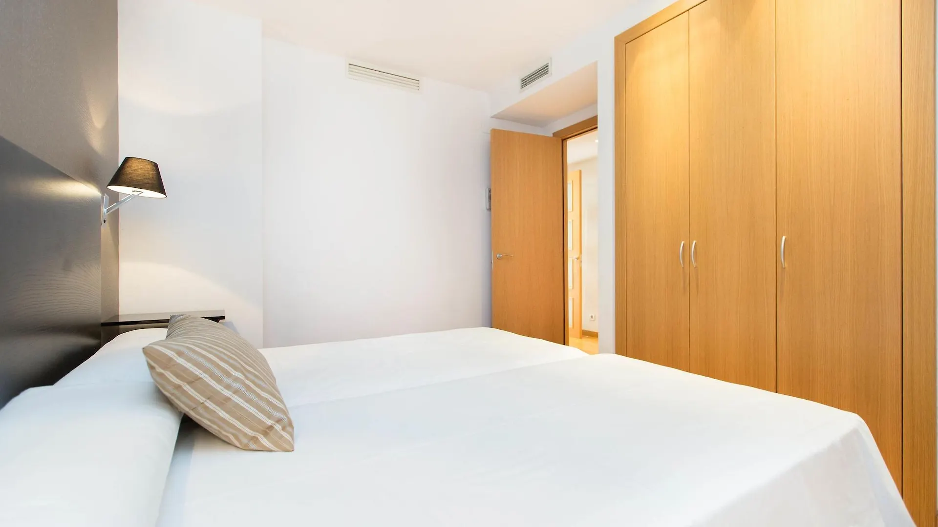 Ainb Sagrada Familia Apartments Barcelona